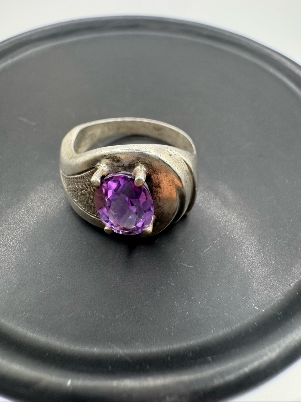Vintage 925 Sterling Silver Amethyst Oval Ring